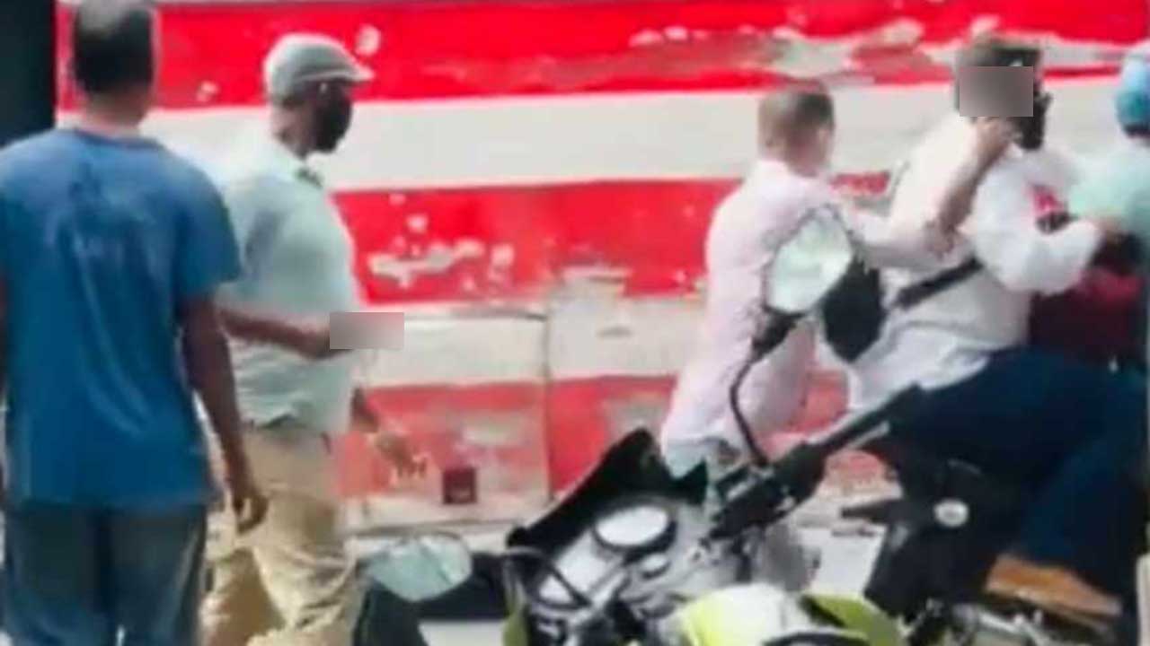 দিনে-দুপুরে গুলি করে ব্যবসায়ীর ২২ লাখ টাকা ছিনতাই